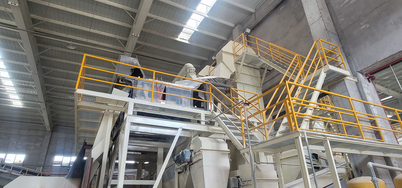 新型碎玻璃分選線(xiàn)案例